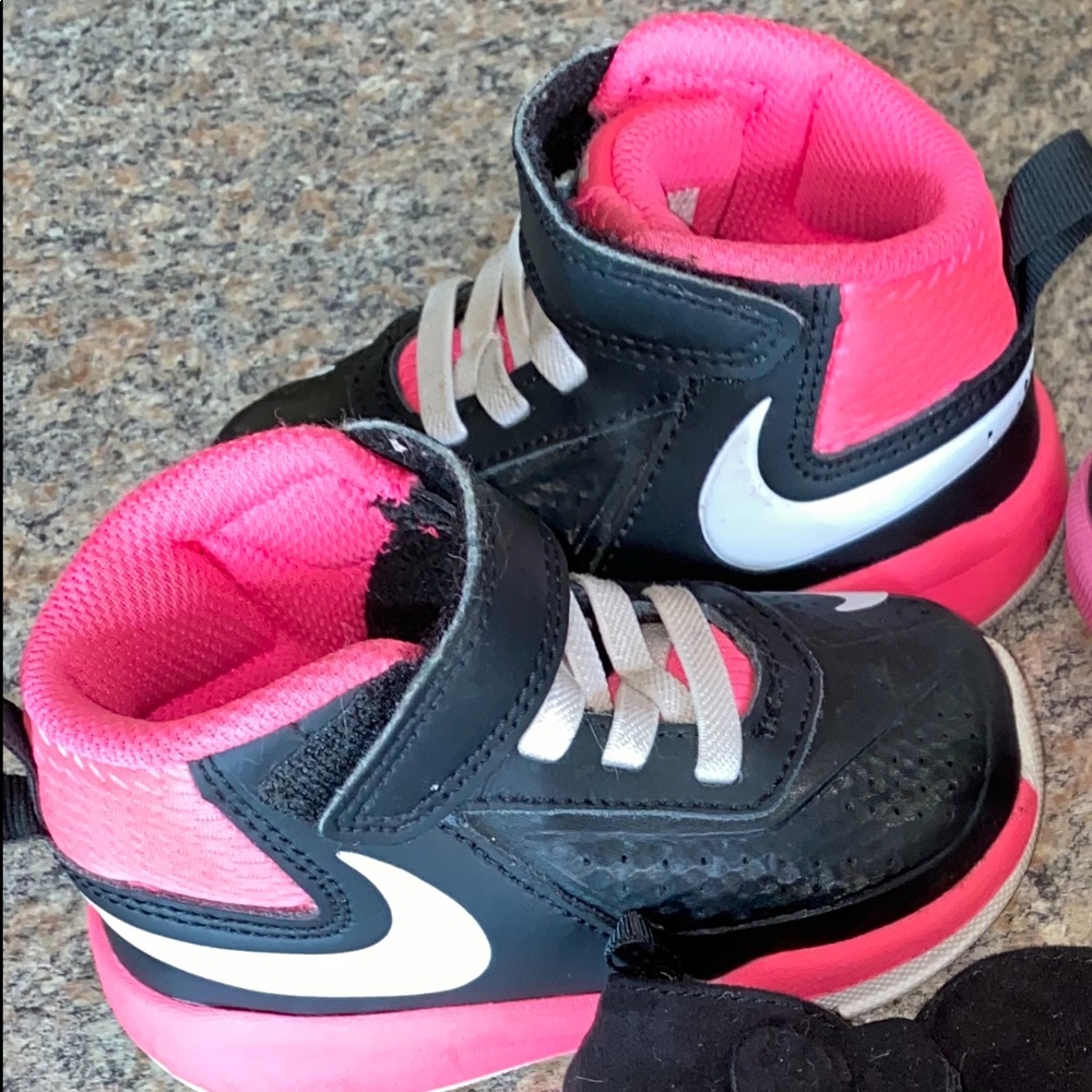 Toddler nikes size 5